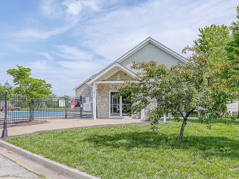 234 SW Chartwell Cir #234 — Photo 4