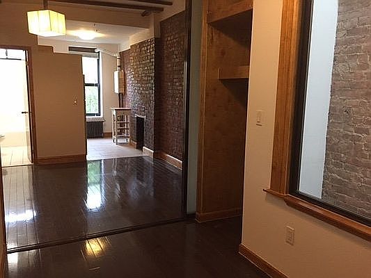 2nd image of 2310 1st Ave APT 4S