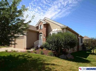 18352 Dewey Ave, Elkhorn, NE 68022