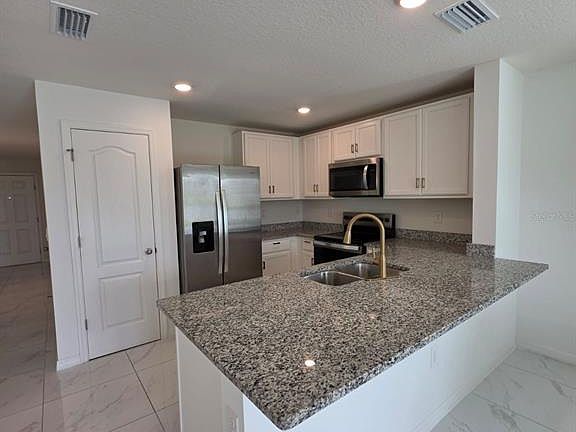 3rd image of 6606 Leo Ln