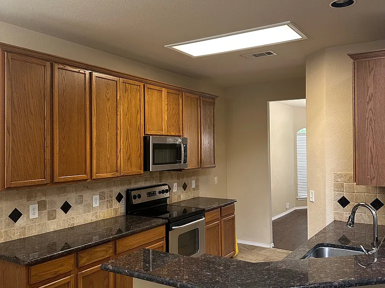 2013 Trinity Ln — Photo 8