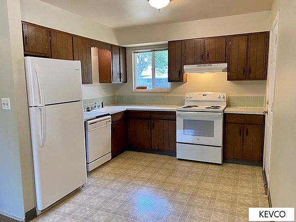 5th image of 343-345 W Willox Ln #51f474c97