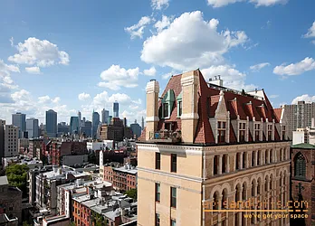 Rented by aptsandlofts.com