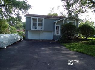 7401 E 119th St, Grandview, MO 64030