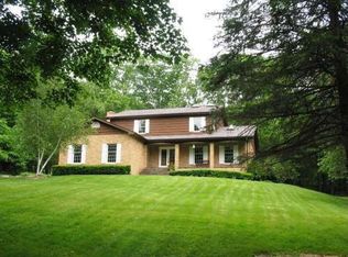 15 Sunbrook Rd, Woodbridge, CT 06525