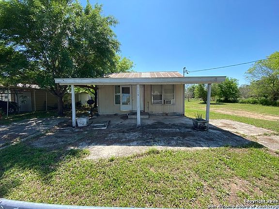 1215 Plum St, Floresville, TX 78114 | MLS #1763883 | Zillow