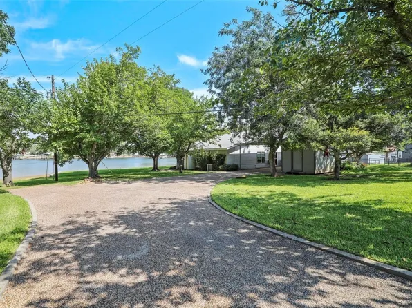 1549 Hummingbird Ln, Graford, TX 76449