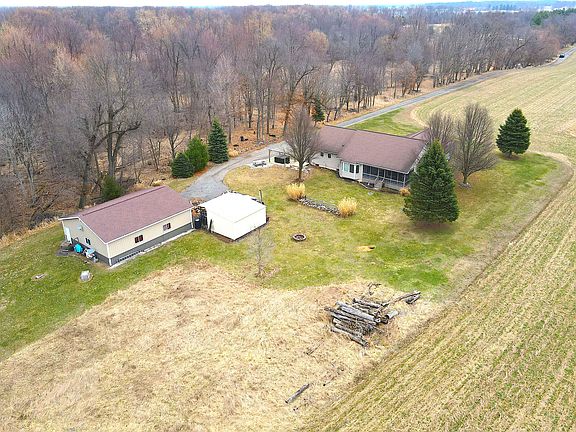 3rd image of 448 N Batavia Rd