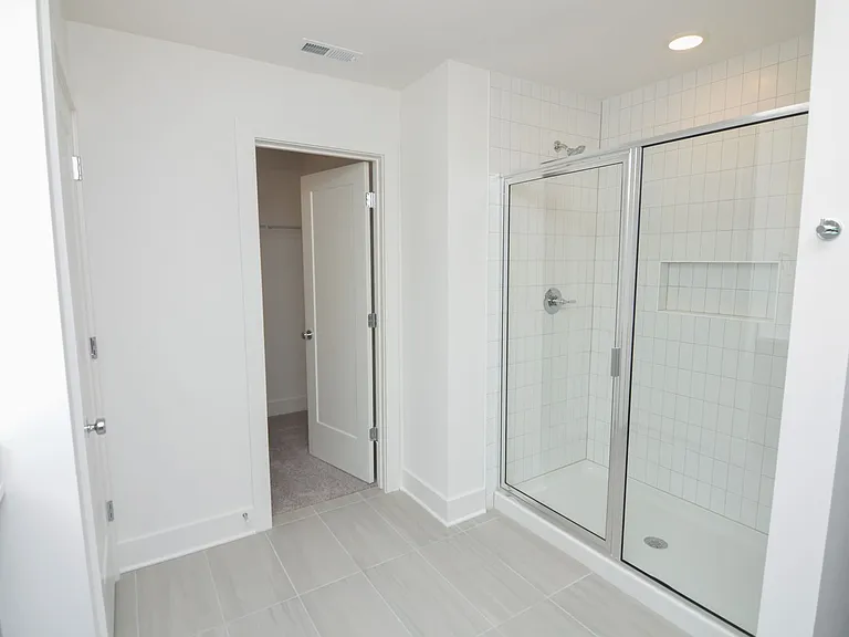 550 Markham St #18 — Photo 18
