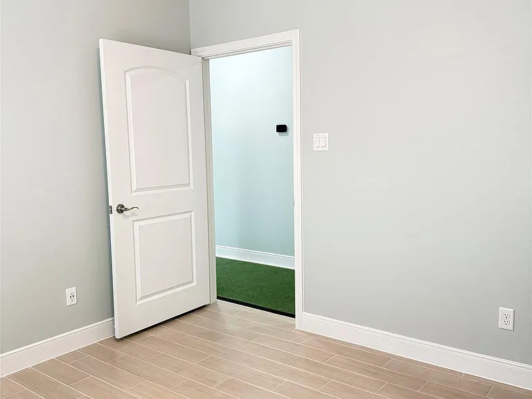 1806 Pasadena St — Photo 13