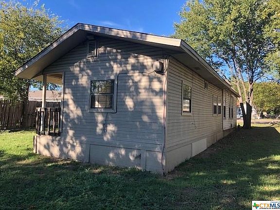 2nd image of 906 Diamond Cir