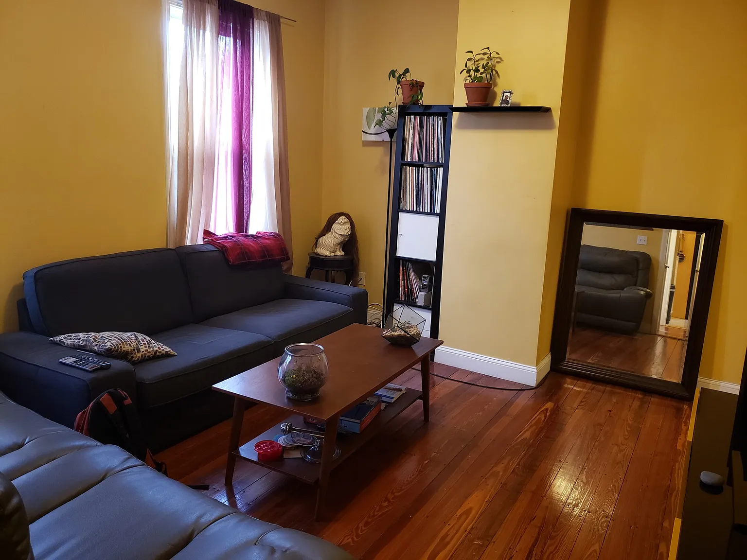 3 bed, 1200 sqft, $4,000 — Photo 1