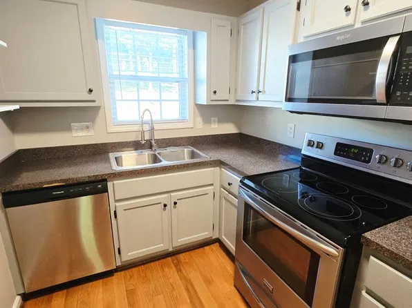 1232 Camelot Ct NE, Lenoir, NC 28645
