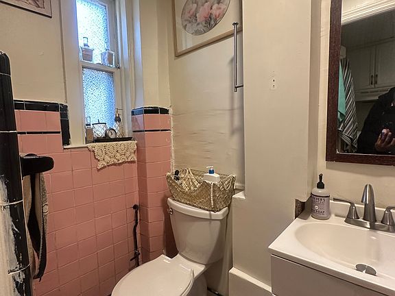 4th image of 4313 Ely Ave #1B