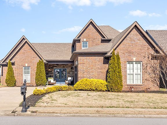 2nd image of 237 Dorchester Cir