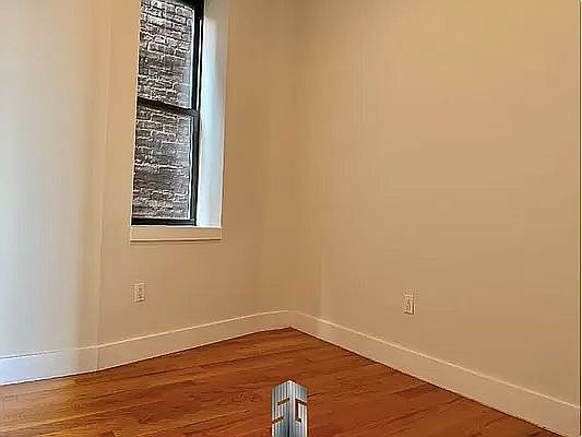 4th image of 492 Kosciuszko St #4L