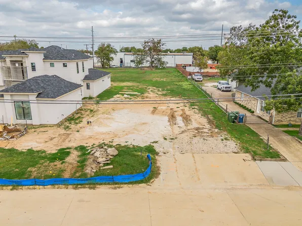 601 Dallas Dr, Roanoke, TX 76262
