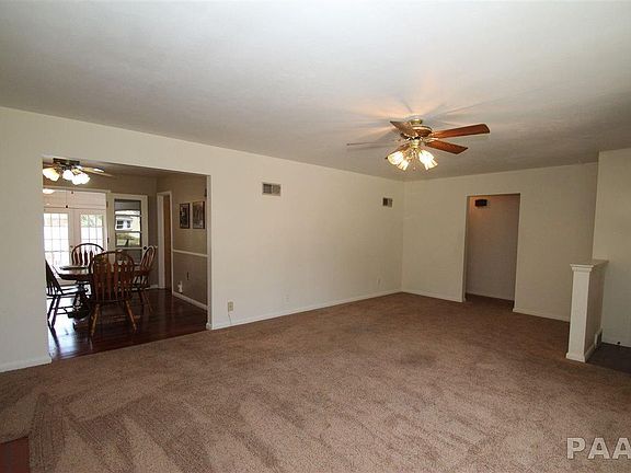 5th image of 1110 W Northcrest Ave