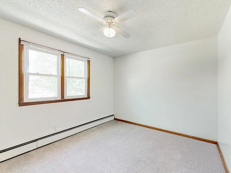 Plaza Manor — Photo 31