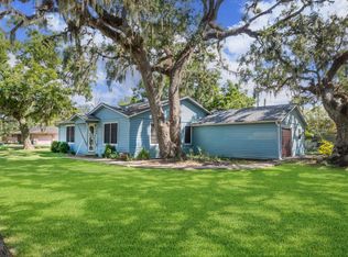 706 E New York St, Brazoria, TX 77422