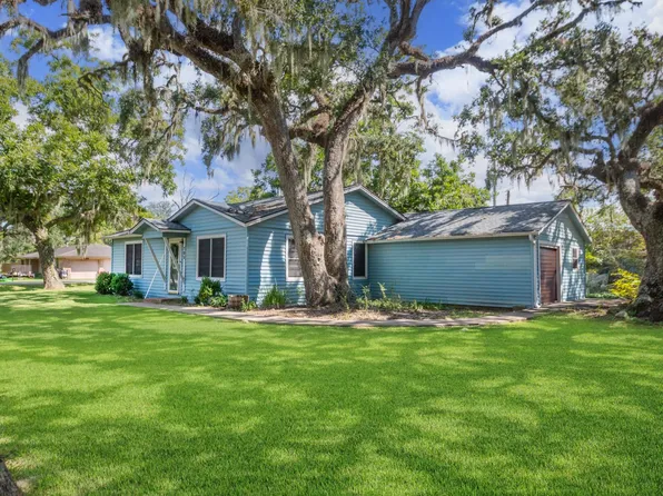 706 E New York St, Brazoria, TX 77422