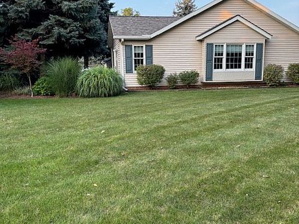 391 Lighthouse Oval