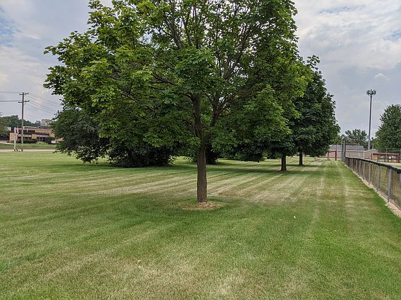 5th image of 1554 Bloomingdale Rd
