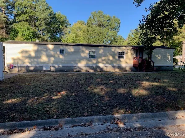 2301 Swift Bluff Dr, South Chesterfield, VA 23834