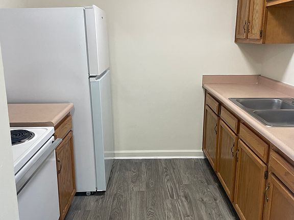 4th image of 241 Fulkerson Dr #D