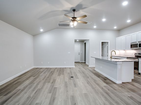 Kitchen/living room