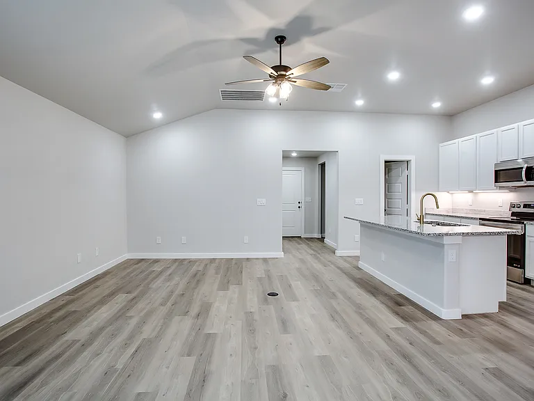 10512 Abbeville Ave — Photo 5