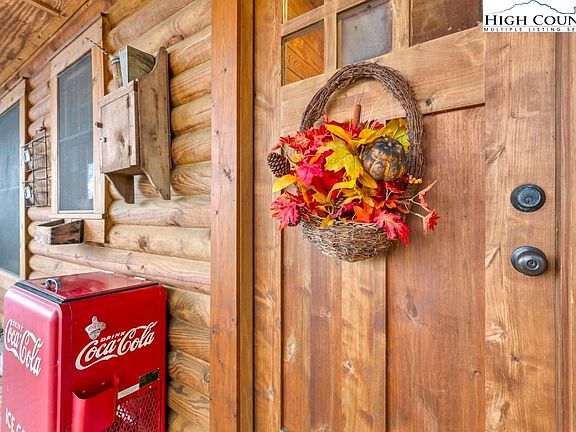 4th image of 3043 Junaluska Road