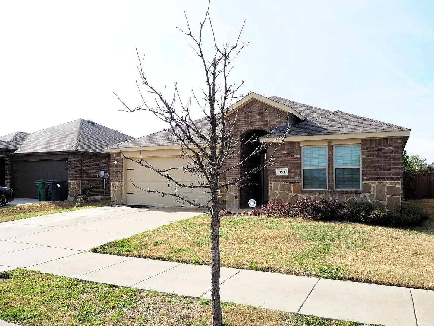 4 Bed 3 Bath in Denton — Photo 4