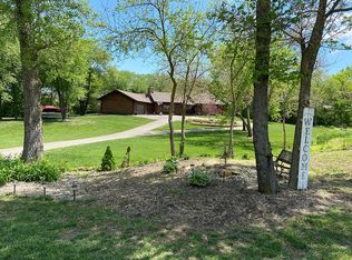 5530 SE Croco Rd, Berryton, KS 66409