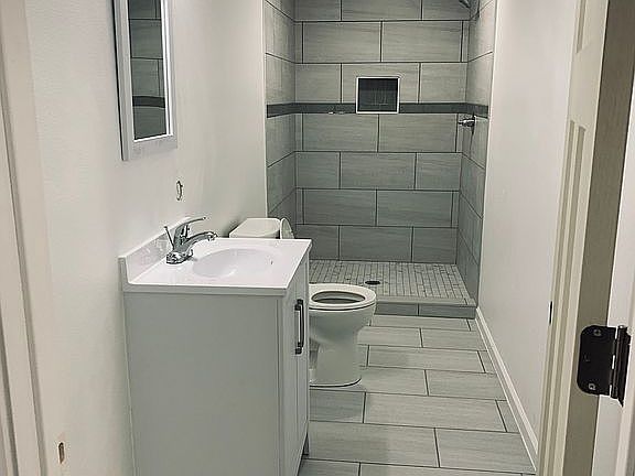 bathroom #3, lower level