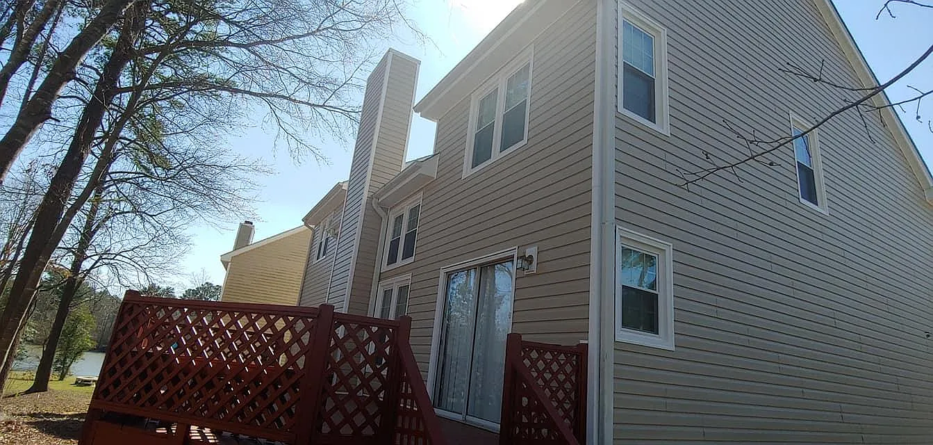 4 bed, 2.5 bath, 3000 sqft, $2,300 — Photo 4