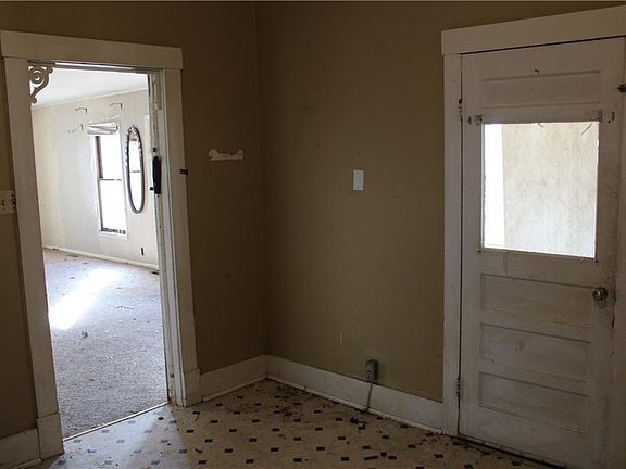 4th image of 1419 Dirr Ave