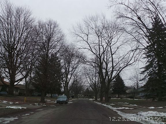 4th image of 7760 E 52nd St