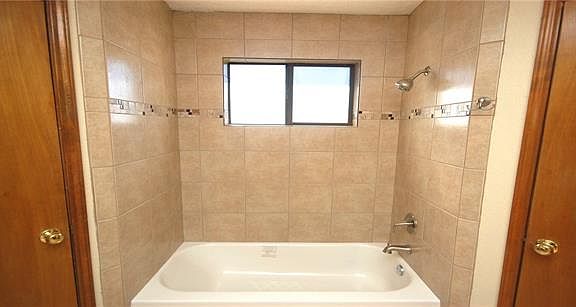 4th image of 1118 Dandelion Dr
