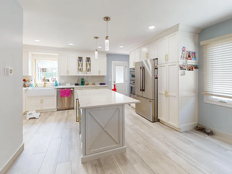 502 Winchester Ave — Photo 2