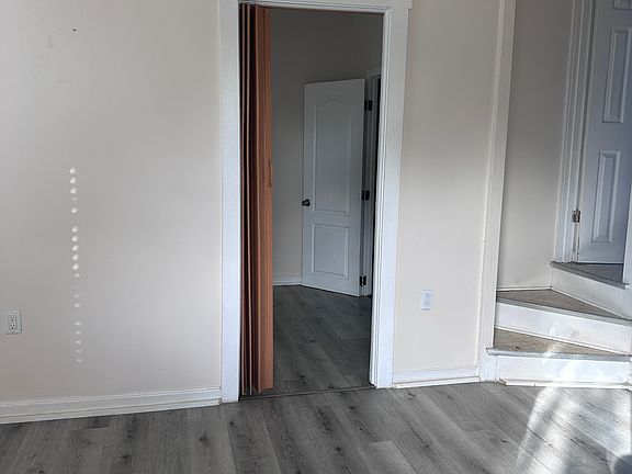 4th image of 523 14th Ave S #B