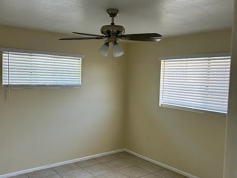 439 W Osborn Rd — Photo 14