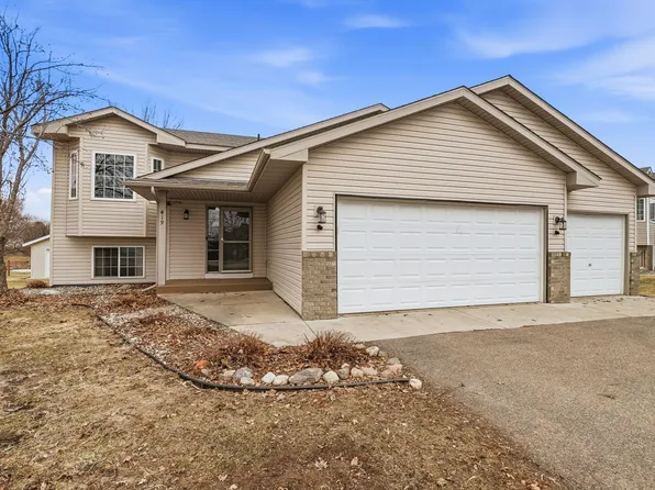 419 Lake Dr, Winsted, MN 55395