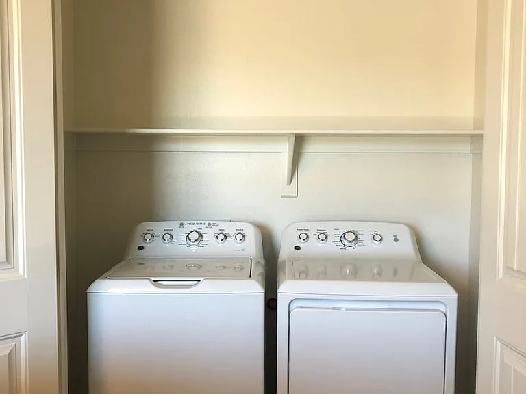 4668 N Salem Pl — Photo 11