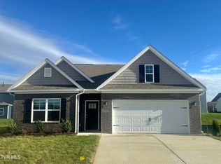 1090 Edison Rd, Johnson City, TN 37615