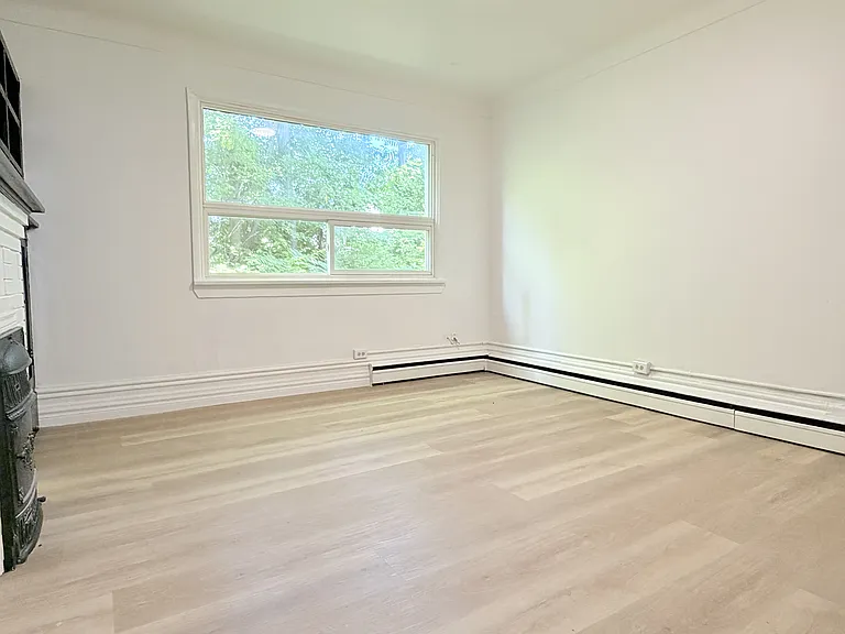 537 Confederation St #7 — Photo 4