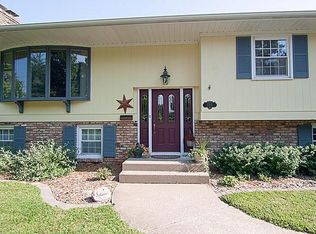 1215 34th Avenue Ct, Rock Island, IL