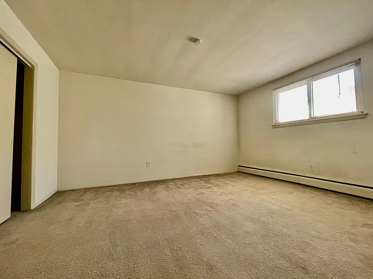 413 Maple St — Photo 7