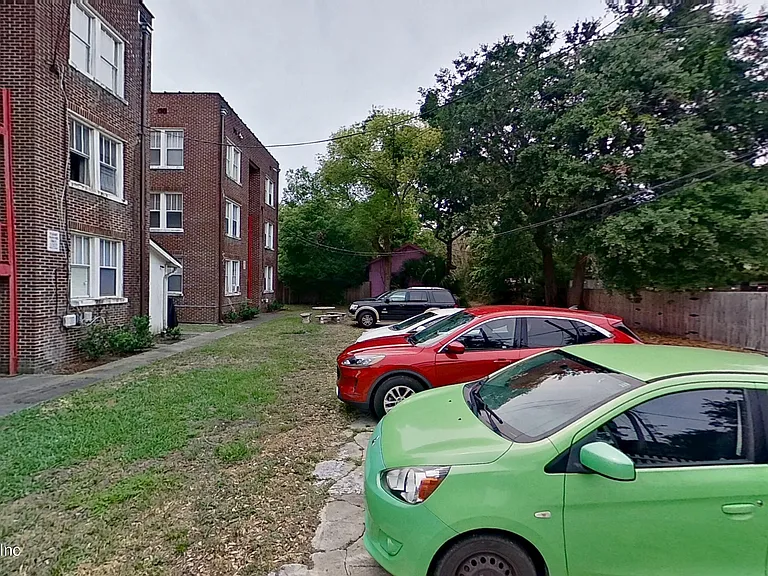 2619 College St #2 — Photo 11