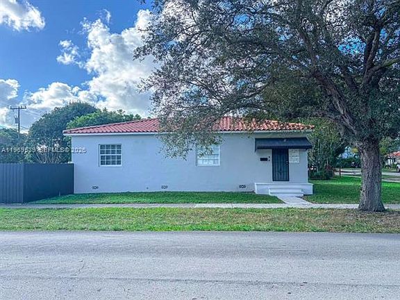 2nd image of 601 De Leon Dr #0